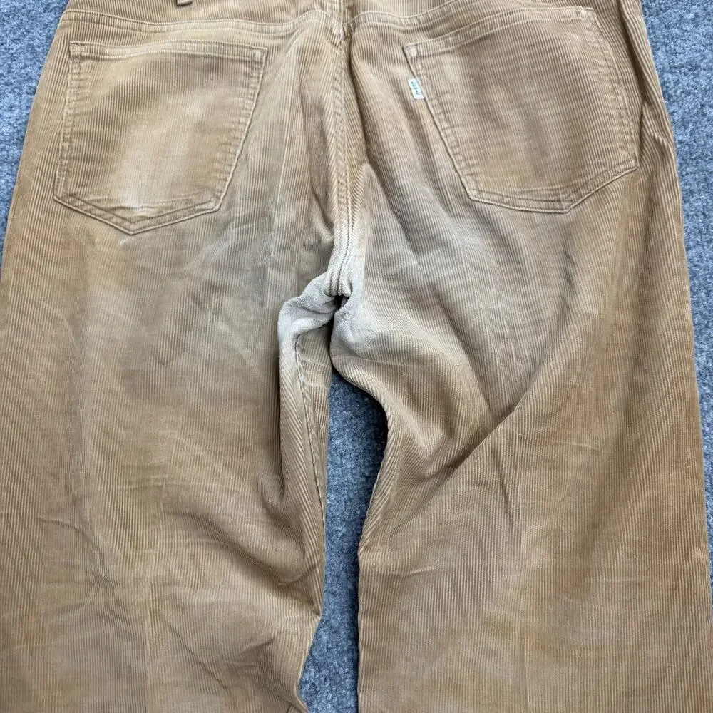 Levis title vintage